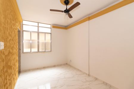 Sala de apartamento para alugar com 1 quarto, 45m² em Vila Valqueire, Rio de Janeiro