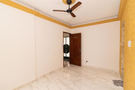 Sala de apartamento para alugar com 1 quarto, 45m² em Vila Valqueire, Rio de Janeiro