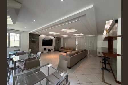 Apartamento à venda com 109m², 4 quartos e 2 vagasÁrea comum - Salão de festas