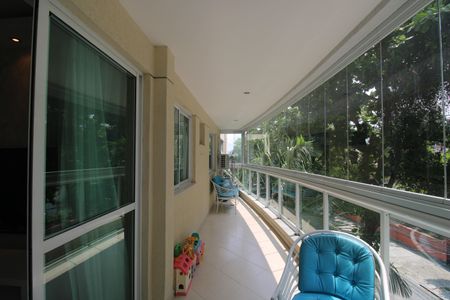 Apartamento à venda com 109m², 4 quartos e 2 vagasSala - Varanda