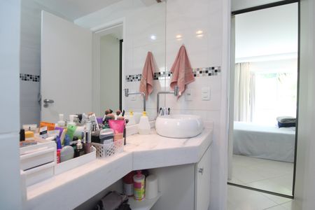 Apartamento à venda com 109m², 4 quartos e 2 vagasBanheiro da suíte 2