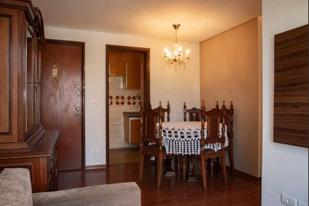 Apartamento para alugar com 75m², 2 quartos e 1 vagaSala