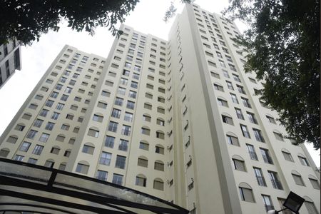 Apartamento para alugar com 75m², 2 quartos e 1 vaga Apartamento para alugar com 75m², 2 quartos e 1 vagaFachada