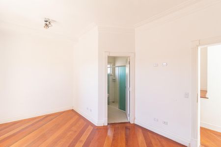 Casa de condomínio para alugar com 430m², 4 quartos e 4 vagasSuíte 3