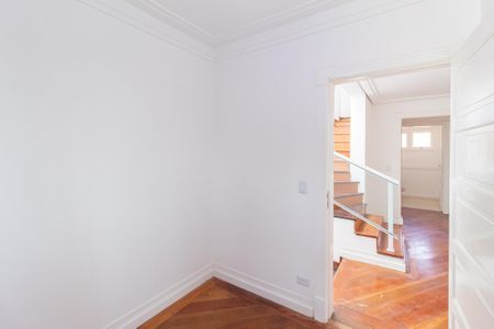 Casa de condomínio para alugar com 430m², 4 quartos e 4 vagasEscritório