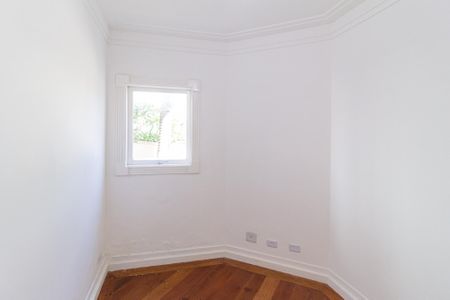 Casa de condomínio para alugar com 430m², 4 quartos e 4 vagasEscritório