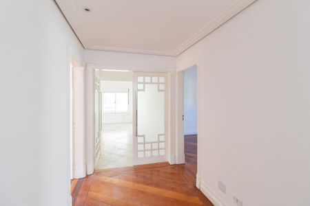 Casa de condomínio para alugar com 430m², 4 quartos e 4 vagasCorredor