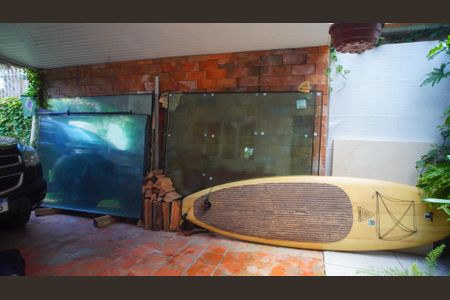 Casa à venda com 109m², 2 quartos e 2 vagas Casa à venda com 109m², 2 quartos e 2 vagasGaragem