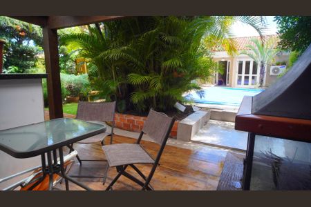 Casa à venda com 109m², 2 quartos e 2 vagas Casa à venda com 109m², 2 quartos e 2 vagasEspaço Gourmet