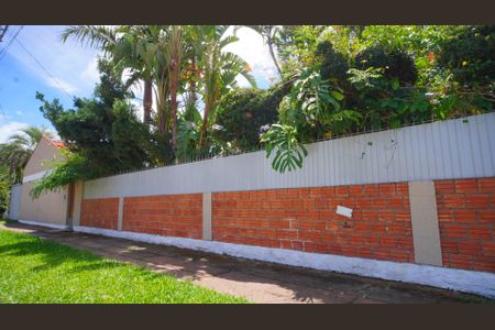 Casa à venda com 109m², 2 quartos e 2 vagas Casa à venda com 109m², 2 quartos e 2 vagasFachada da casa
