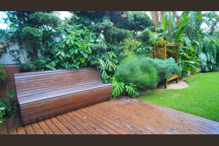 Pátio  de casa à venda com 2 quartos, 109m² em Aberta dos Morros, Porto Alegre