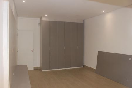 Casa à venda com 240m², 3 quartos e 4 vagasSuíte 1