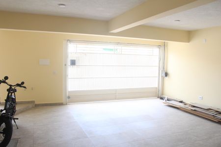 Casa à venda com 240m², 3 quartos e 4 vagasGaragem