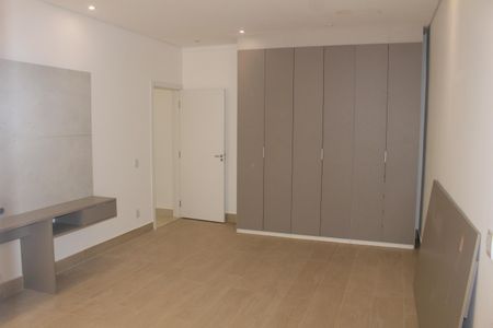 Casa à venda com 240m², 3 quartos e 4 vagasSuíte 1