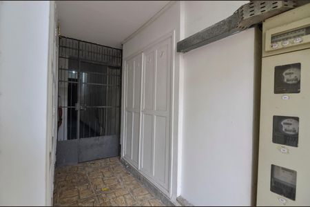 Apartamento para alugar com 68m², 3 quartos e sem vaga Apartamento para alugar com 68m², 3 quartos e sem vagaHall