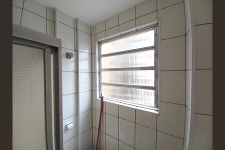Banheiro de apartamento para alugar com 1 quarto, 36m² em Centro, São Vicente