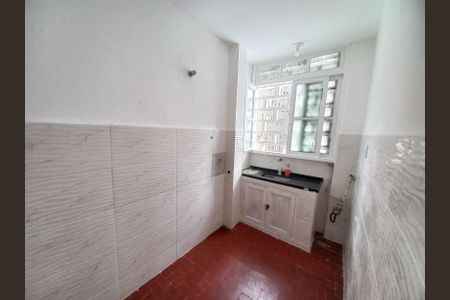 Cozinha de apartamento para alugar com 1 quarto, 36m² em Centro, São Vicente