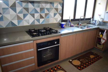 Apartamento para alugar com 240m², 4 quartos e 3 vagasCozinha - Armários