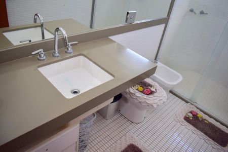 Apartamento para alugar com 240m², 4 quartos e 3 vagasBanheiro 3