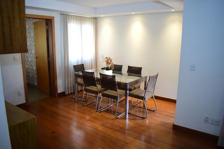 Apartamento para alugar com 240m², 4 quartos e 3 vagasSala