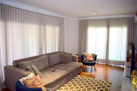 Apartamento para alugar com 240m², 4 quartos e 3 vagasSala