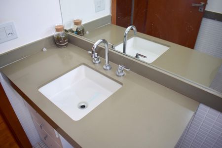 Apartamento para alugar com 240m², 4 quartos e 3 vagasBanheiro 3