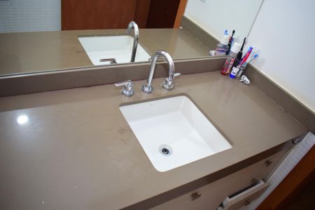 Apartamento para alugar com 240m², 4 quartos e 3 vagasBanheiro da Suíte 2