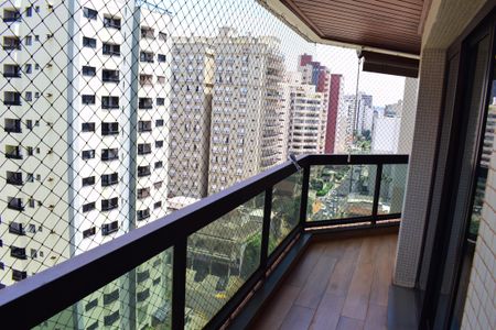 Apartamento para alugar com 240m², 4 quartos e 3 vagasVaranda