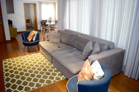 Apartamento para alugar com 240m², 4 quartos e 3 vagasSala