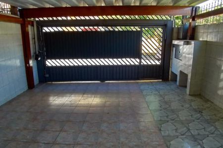 Casa à venda com 98m², 2 quartos e 2 vagas