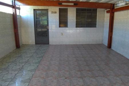 Casa à venda com 98m², 2 quartos e 2 vagas