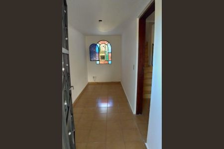 Casa à venda com 98m², 2 quartos e 2 vagas
