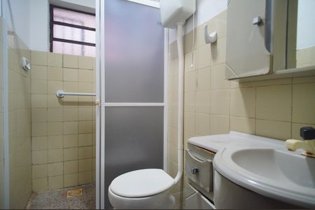 banheiro de apartamento para alugar com 1 quarto, 39m² em Centro, São Leopoldo