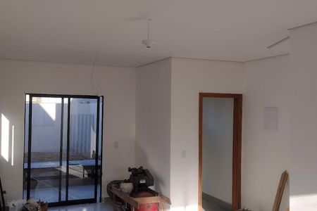 Casa à venda com 2 quartos, 73m² em Villas Do Jaguari, Santana de Parnaíba