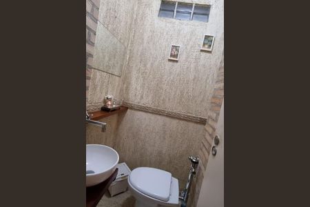 Casa à venda com 3 quartos, 123m² em Jardim Tupanci, Barueri