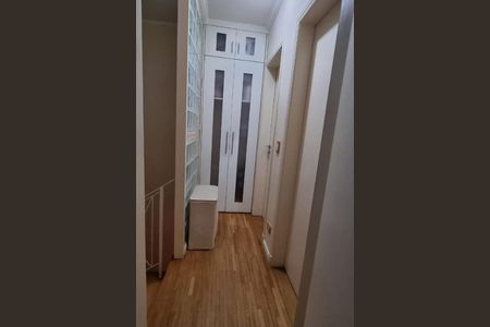 Casa à venda com 3 quartos, 123m² em Jardim Tupanci, Barueri