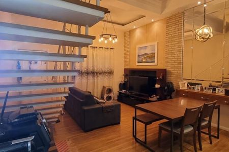 Casa à venda com 3 quartos, 123m² em Jardim Tupanci, Barueri