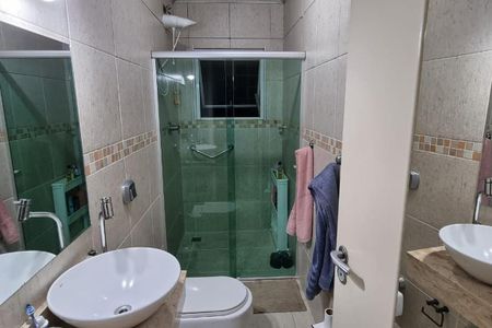 Casa à venda com 3 quartos, 123m² em Jardim Tupanci, Barueri
