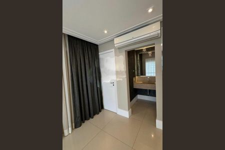 Apartamento à venda com 242m², 4 quartos e 4 vagas