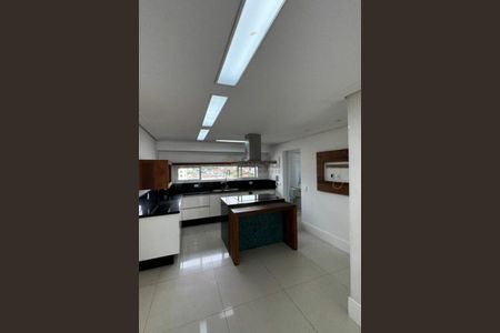 Apartamento à venda com 242m², 4 quartos e 4 vagas