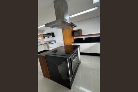 Apartamento à venda com 242m², 4 quartos e 4 vagas