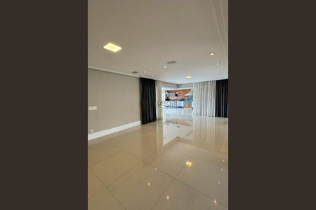 Apartamento à venda com 242m², 4 quartos e 4 vagas