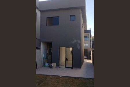 Casa à venda com 77m², 2 quartos e 2 vagas