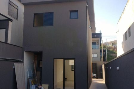 Casa à venda com 77m², 2 quartos e 2 vagas