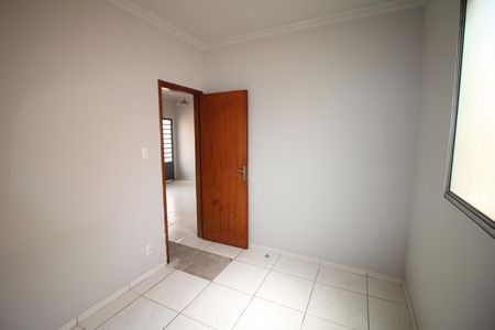 Quarto 2 de apartamento para alugar com 2 quartos, 50m² em Jardim Riacho das Pedras, Contagem
