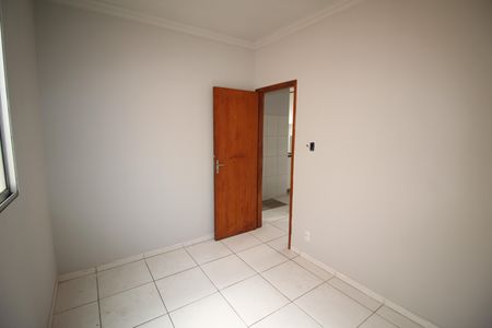 Quarto 1 de apartamento para alugar com 2 quartos, 50m² em Jardim Riacho das Pedras, Contagem