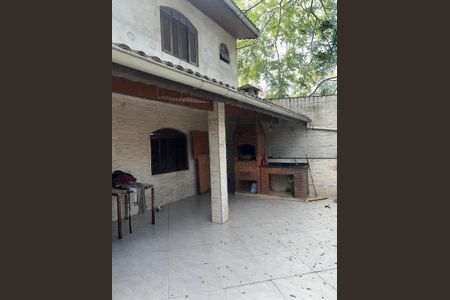 Casa à venda com 200m², 4 quartos e 2 vagas