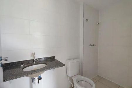 Banheiro de apartamento para alugar com 2 quartos, 48m² em Barra da Tijuca, Rio de Janeiro