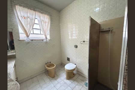 Casa à venda com 200m², 8 quartos e 2 vagasBanheiro 2