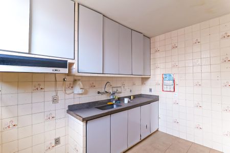 Casa à venda com 200m², 6 quartos e 2 vagas Casa à venda com 200m², 6 quartos e 2 vagasCozinha